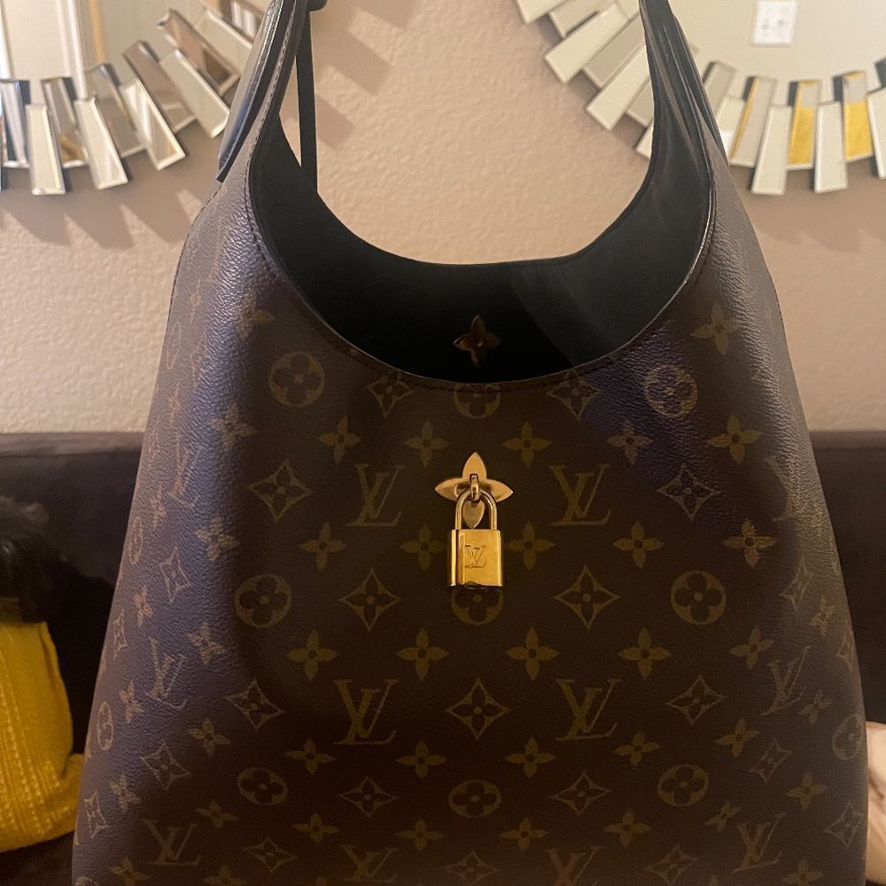 LOUIS VUITTON FLOWER HOBO-LIKE NEW